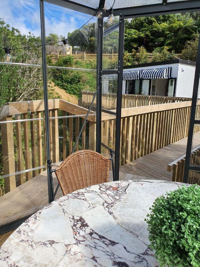 לוור האט Tiny House With Greenhouse Dining מראה חיצוני תמונה