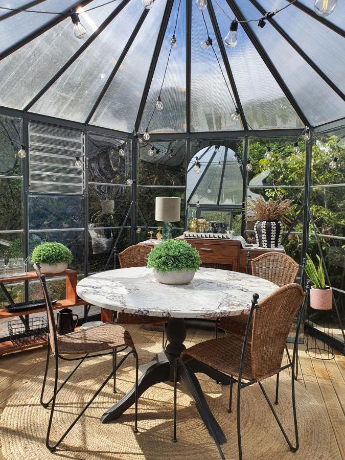 לוור האט Tiny House With Greenhouse Dining מראה חיצוני תמונה